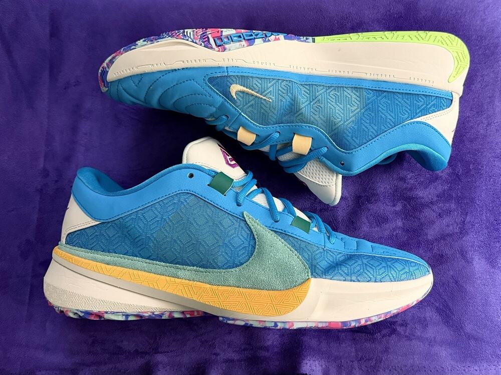 Nike Freak 5 Men Size 11 MINT CONDITION NO BOX NO OG INSOLE